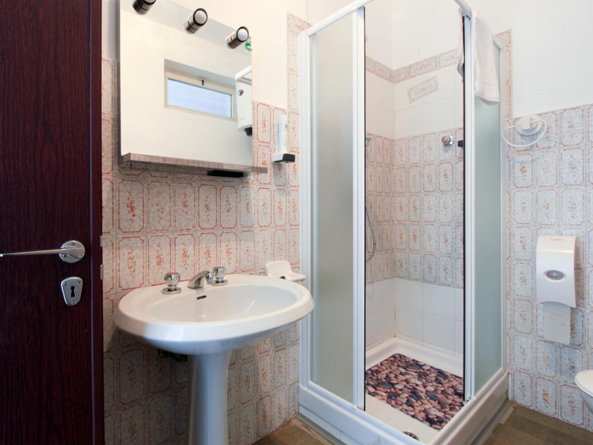 Hotel Funivia Laveno-Mombello Ruang foto