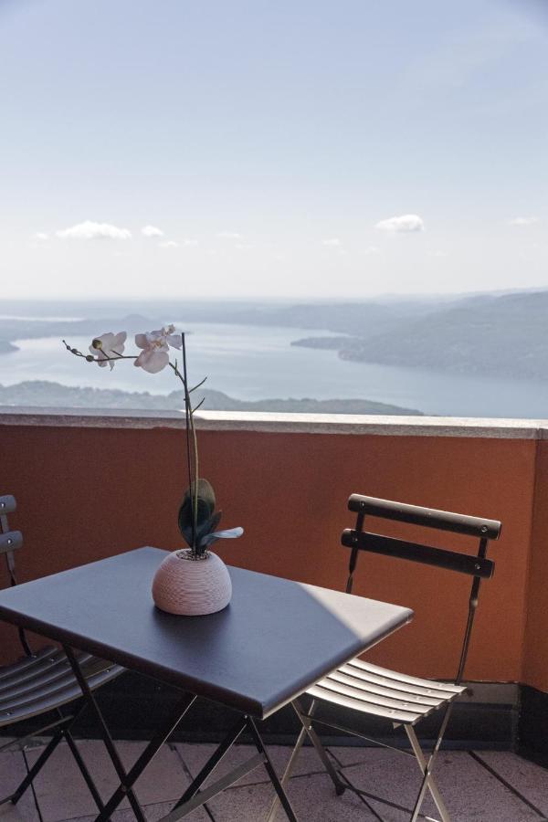Hotel Funivia Laveno-Mombello Bagian luar foto
