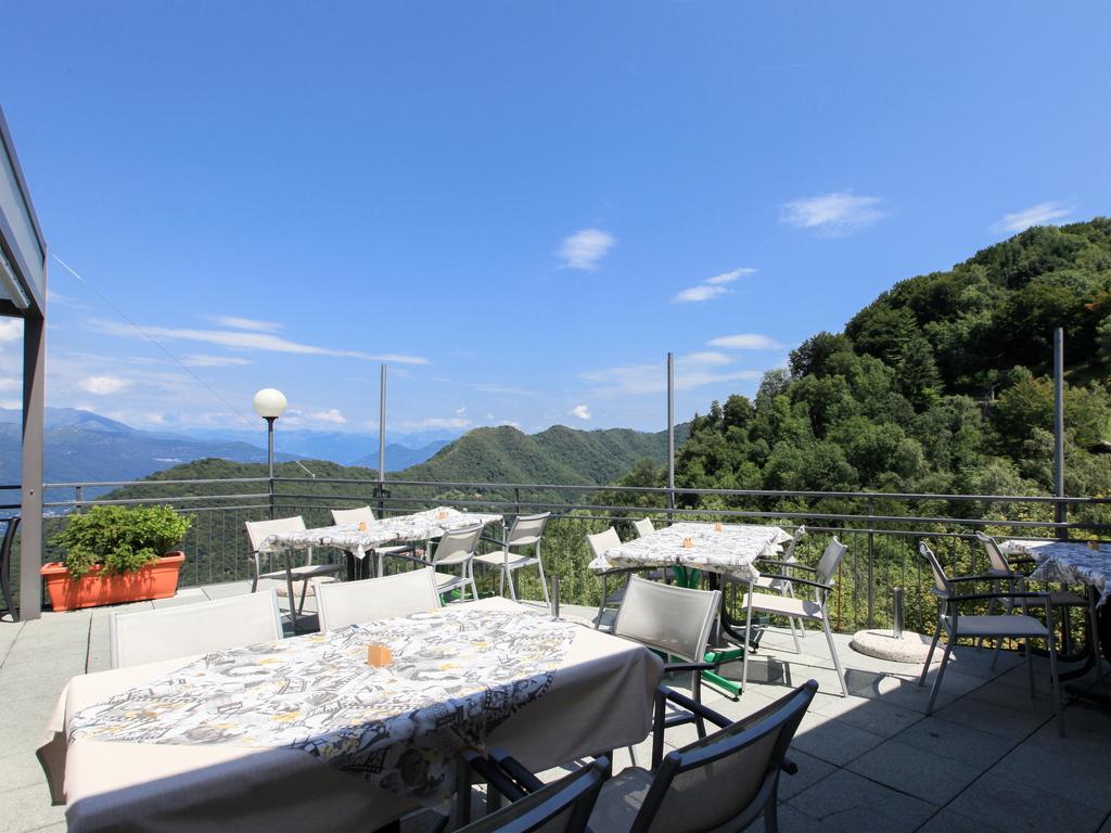 Hotel Funivia Laveno-Mombello Bagian luar foto