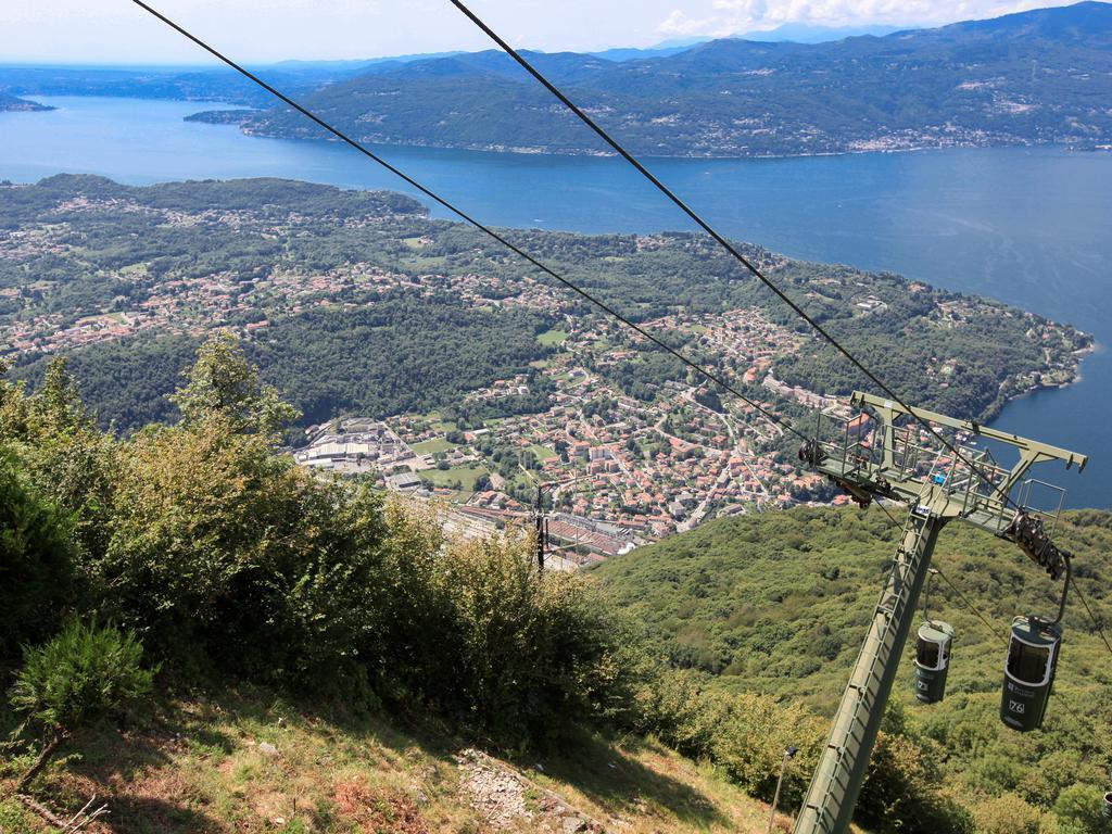 Hotel Funivia Laveno-Mombello Bagian luar foto