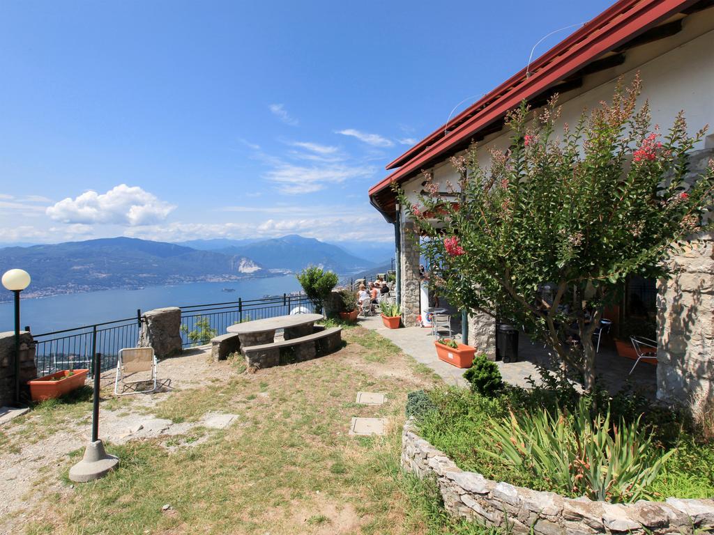 Hotel Funivia Laveno-Mombello Bagian luar foto