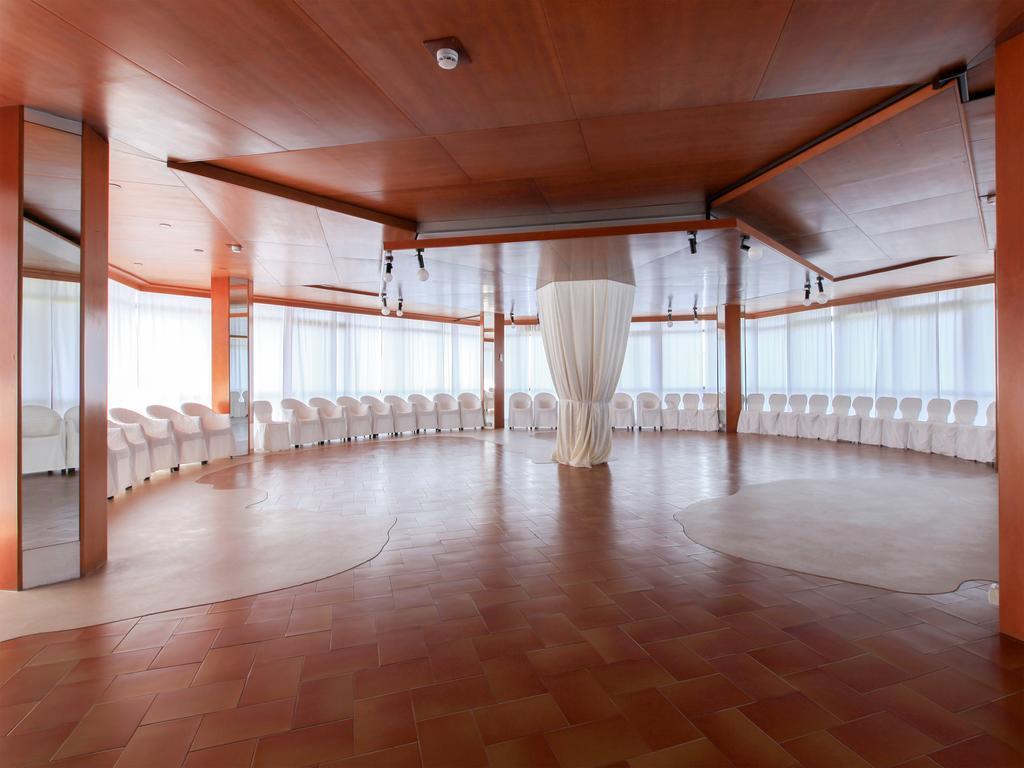 Hotel Funivia Laveno-Mombello Bagian luar foto
