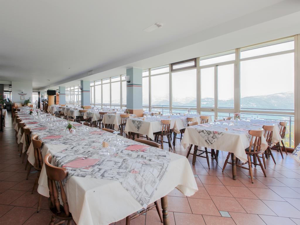 Hotel Funivia Laveno-Mombello Bagian luar foto