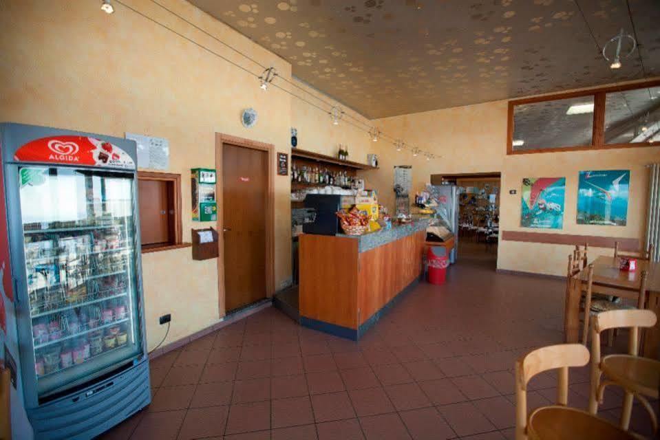 Hotel Funivia Laveno-Mombello Bagian luar foto