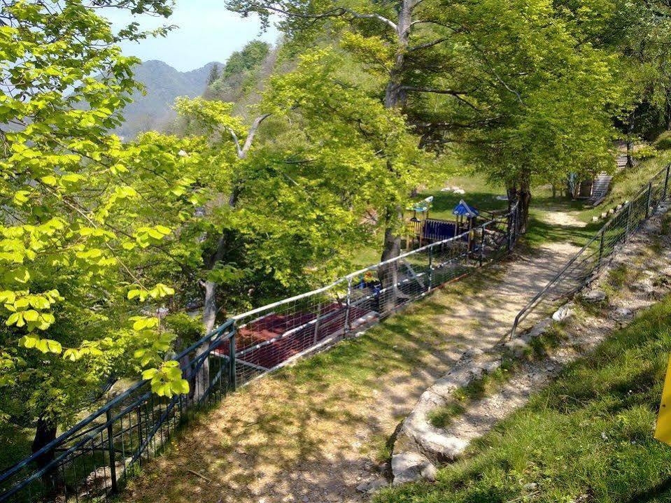 Hotel Funivia Laveno-Mombello Bagian luar foto