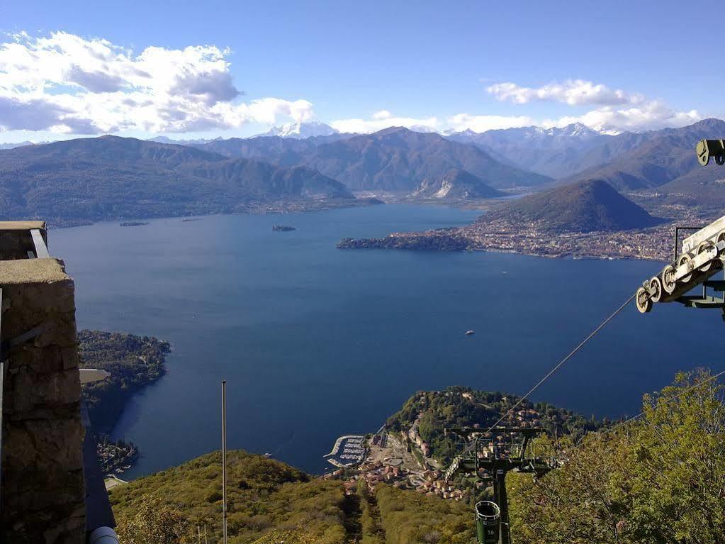 Hotel Funivia Laveno-Mombello Bagian luar foto