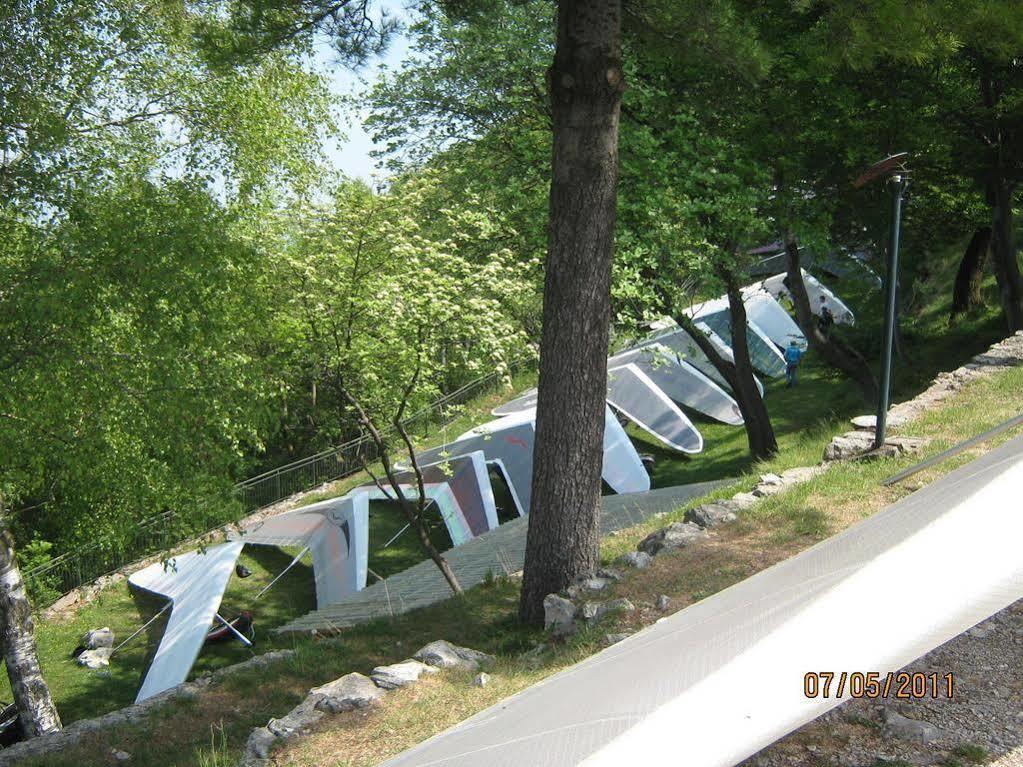 Hotel Funivia Laveno-Mombello Bagian luar foto